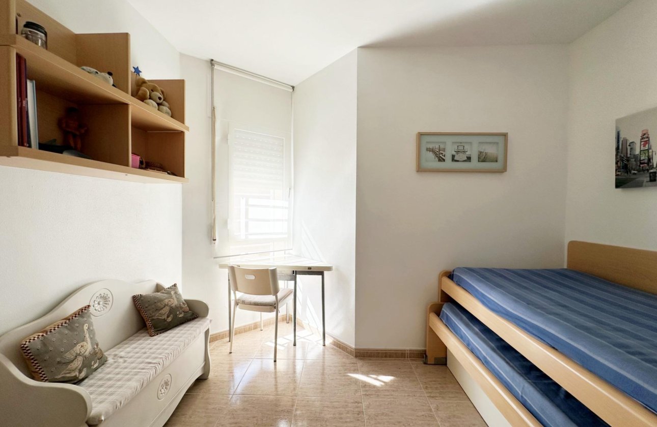 Resale - Apartment -
Orihuela Costa - Campoamor