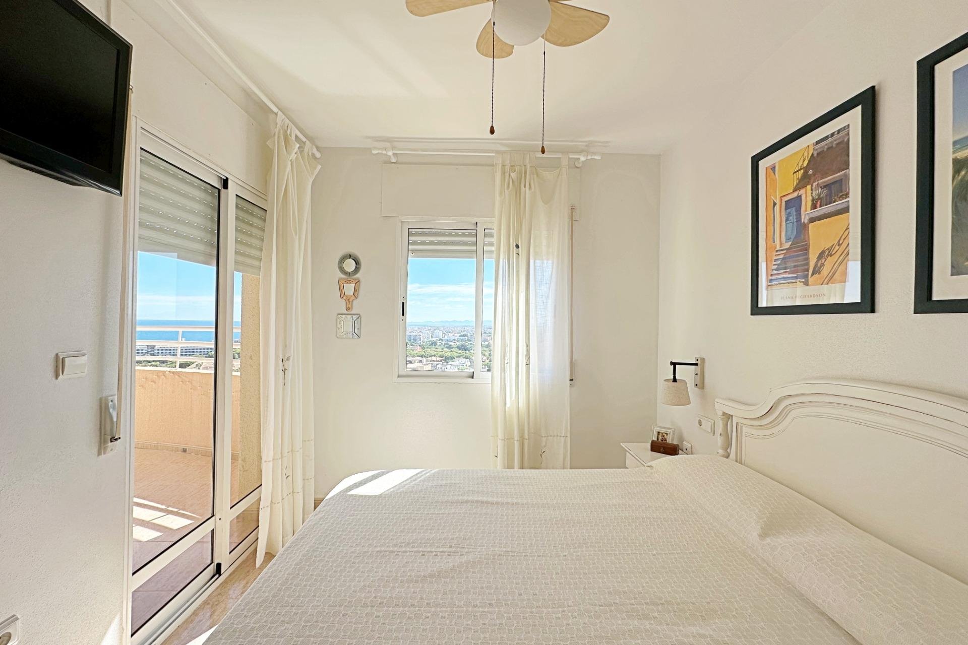 Resale - Apartment -
Orihuela Costa - Campoamor
