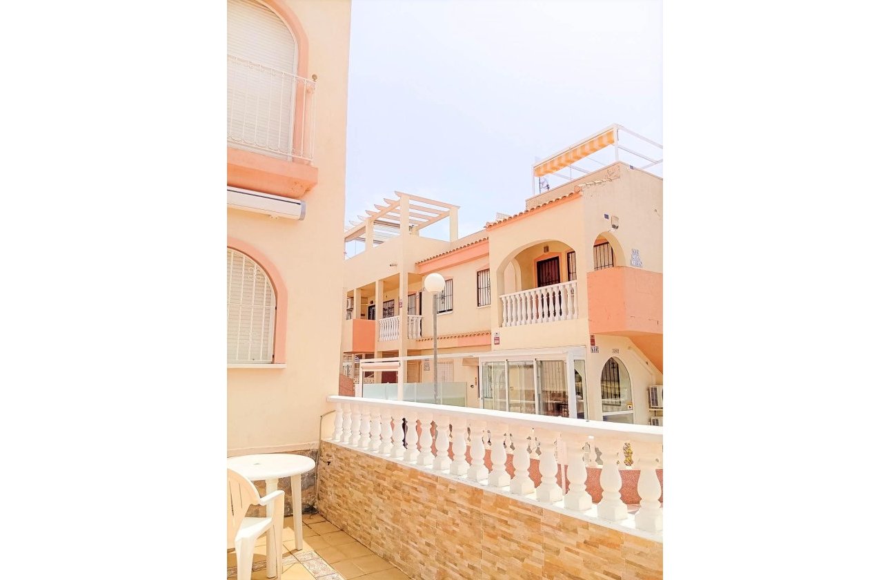 Resale - Apartment -
Orihuela Costa - La Florida