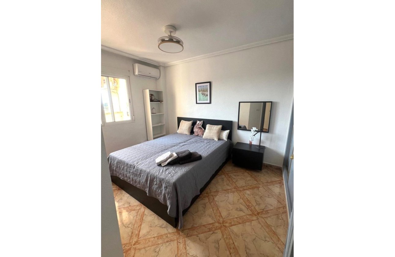 Resale - Apartment -
Orihuela Costa - La Zenia