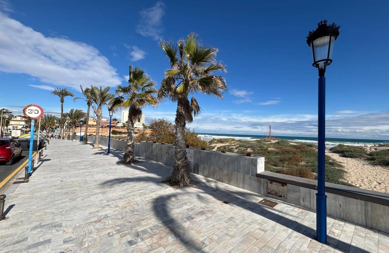Resale - Apartment -
Orihuela Costa - La Zenia