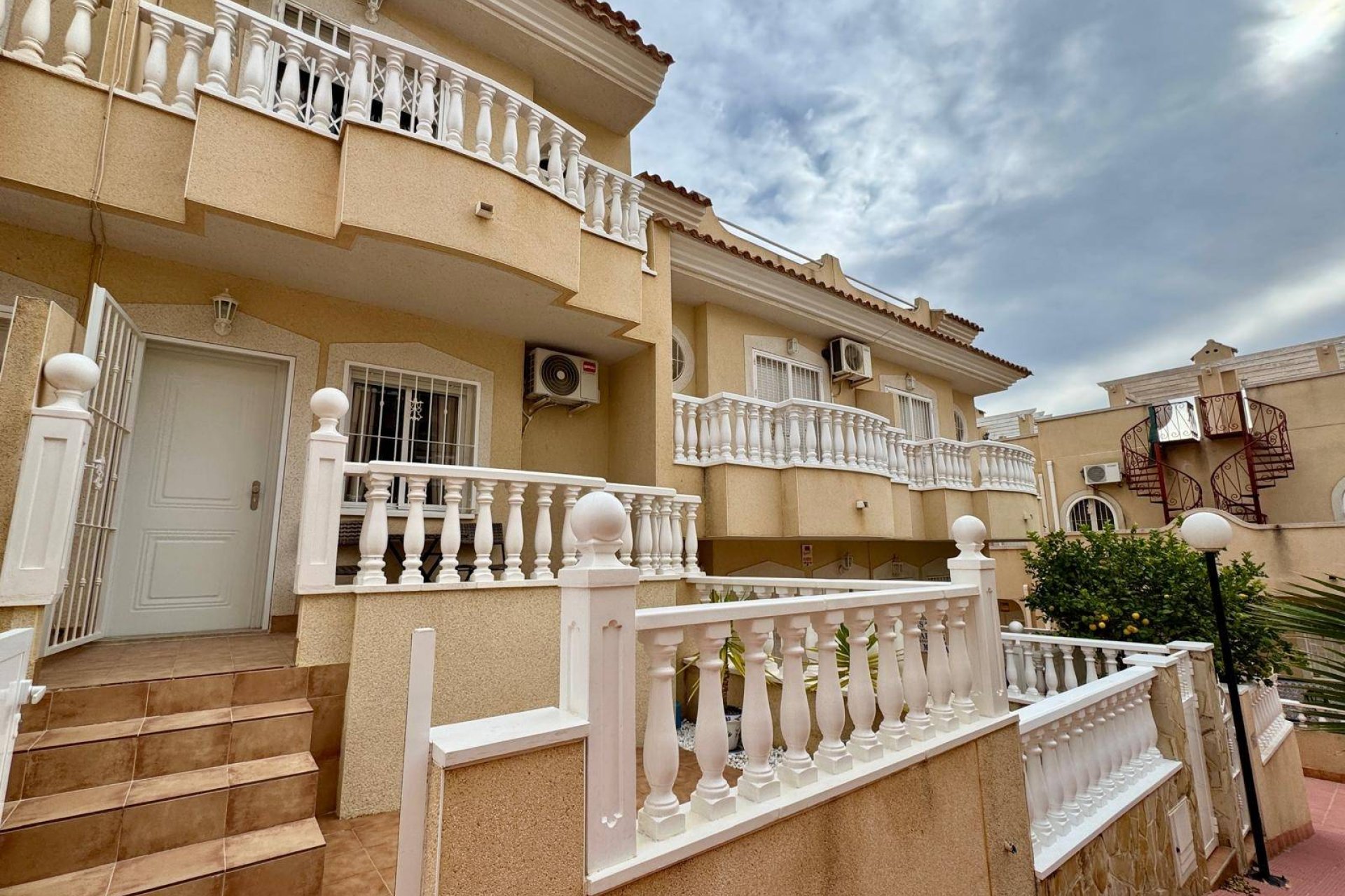 Resale - Apartment -
Orihuela Costa - Las Filipinas