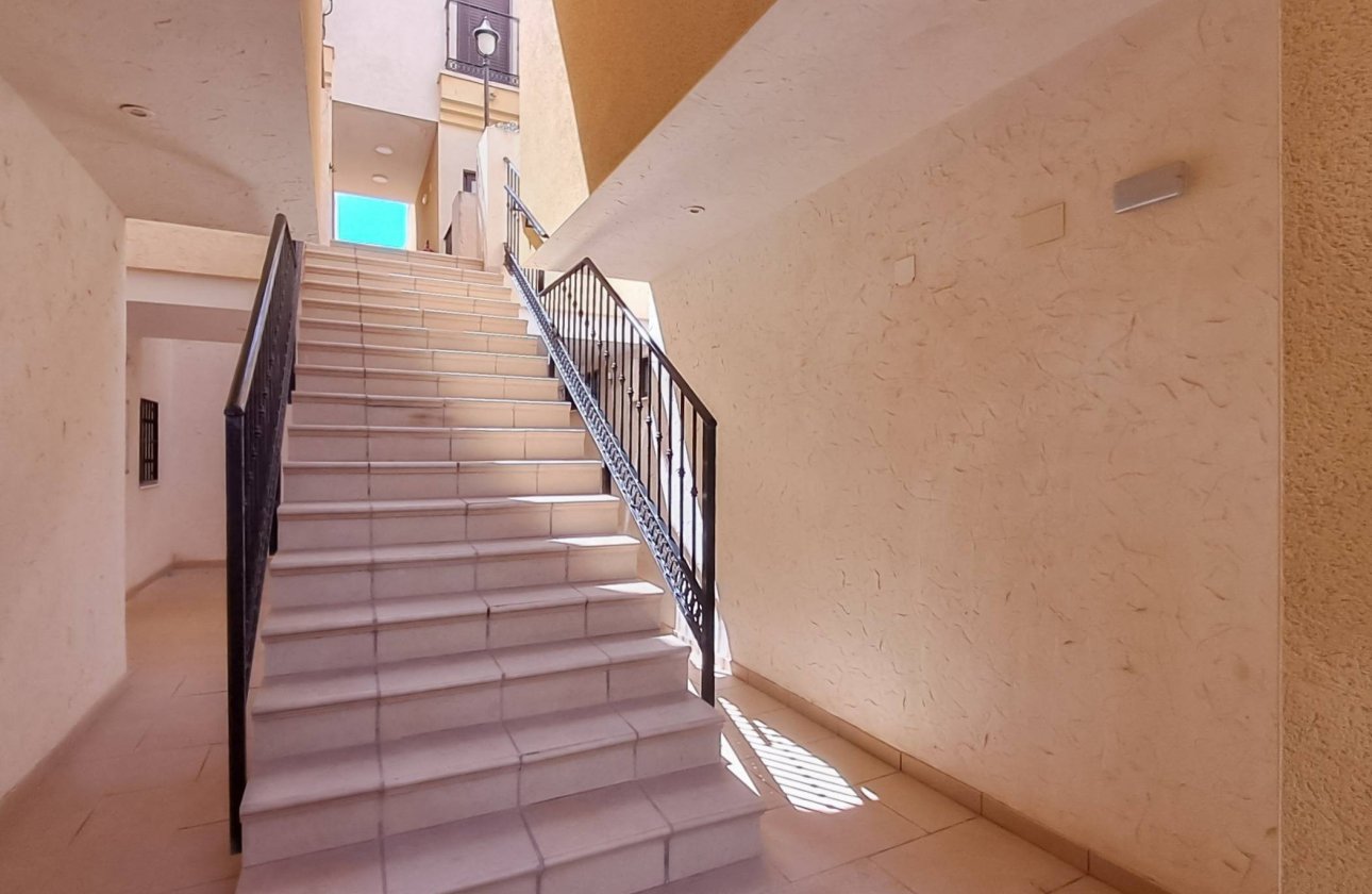 Resale - Apartment -
Orihuela Costa - Lomas de Cabo Roig