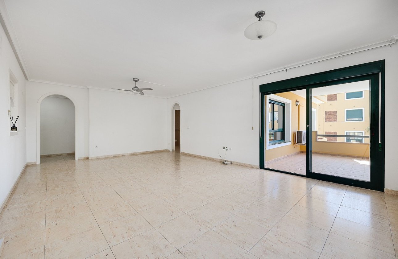 Resale - Apartment -
Orihuela Costa - Lomas de Campoamor