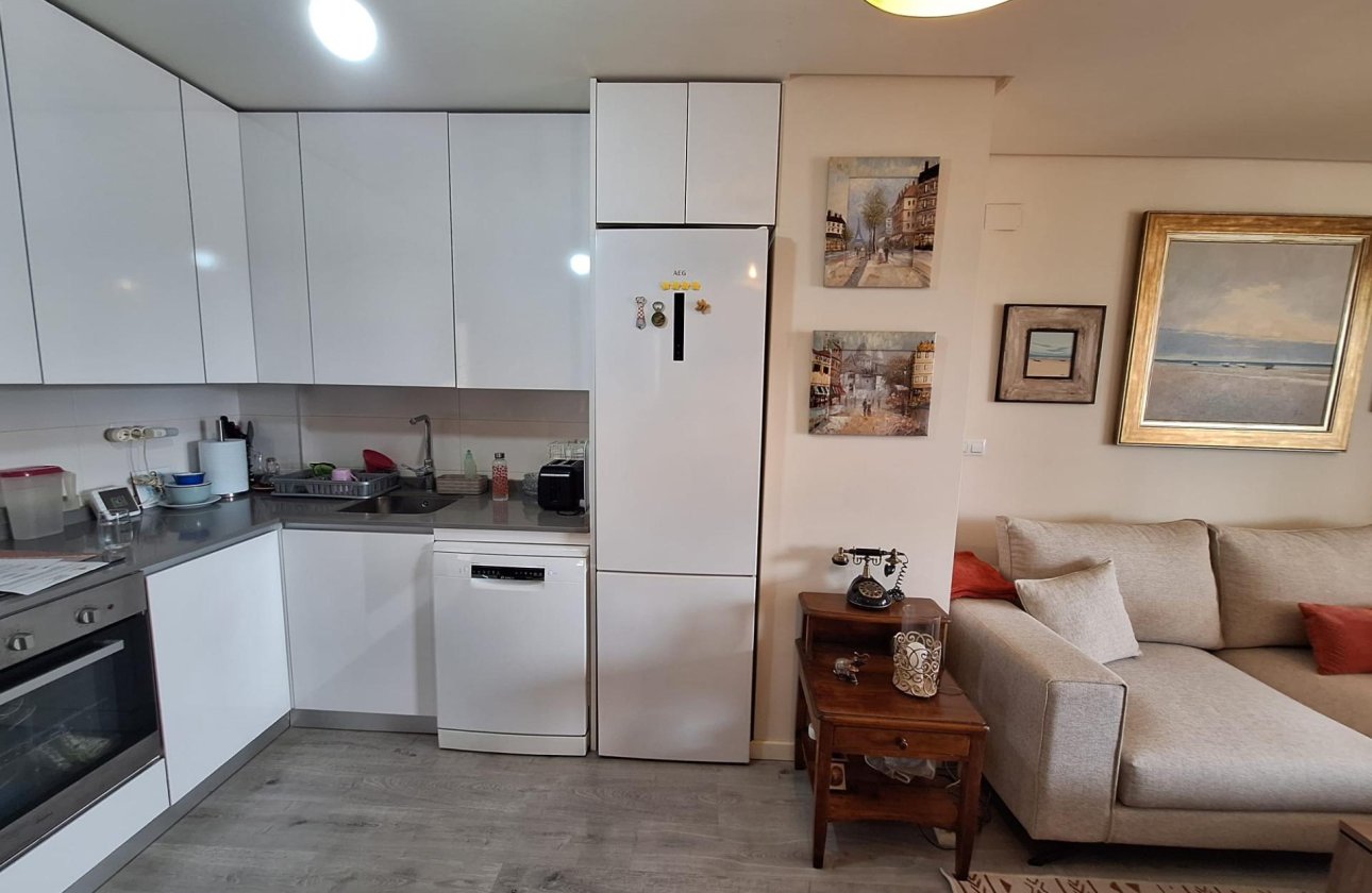 Resale - Apartment -
Orihuela Costa - Los Dolses