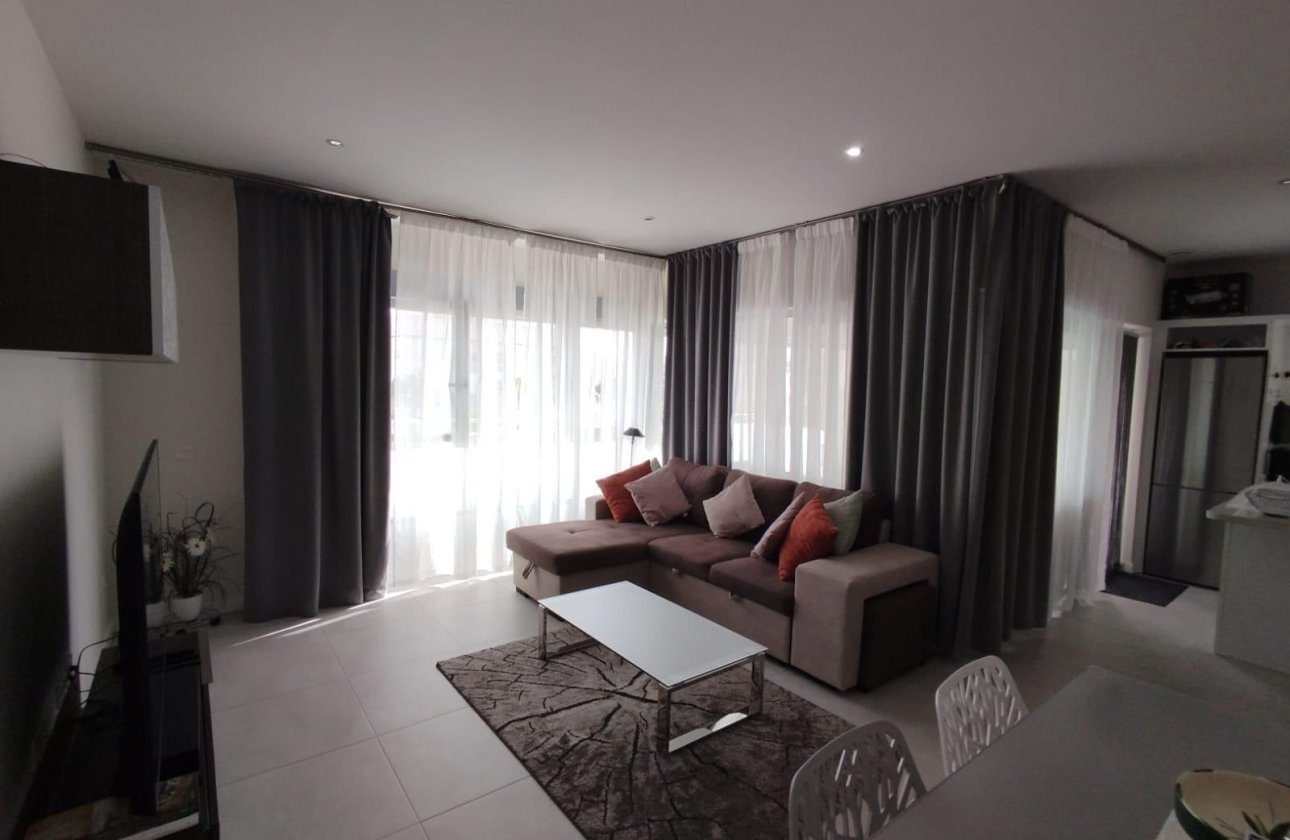 Resale - Apartment -
Orihuela Costa - Los Dolses