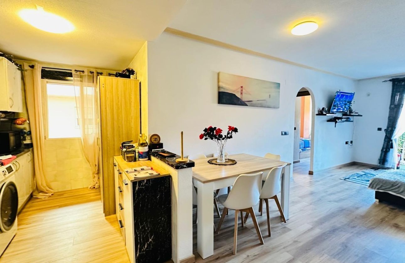 Resale - Apartment -
Orihuela Costa - Playa Flamenca