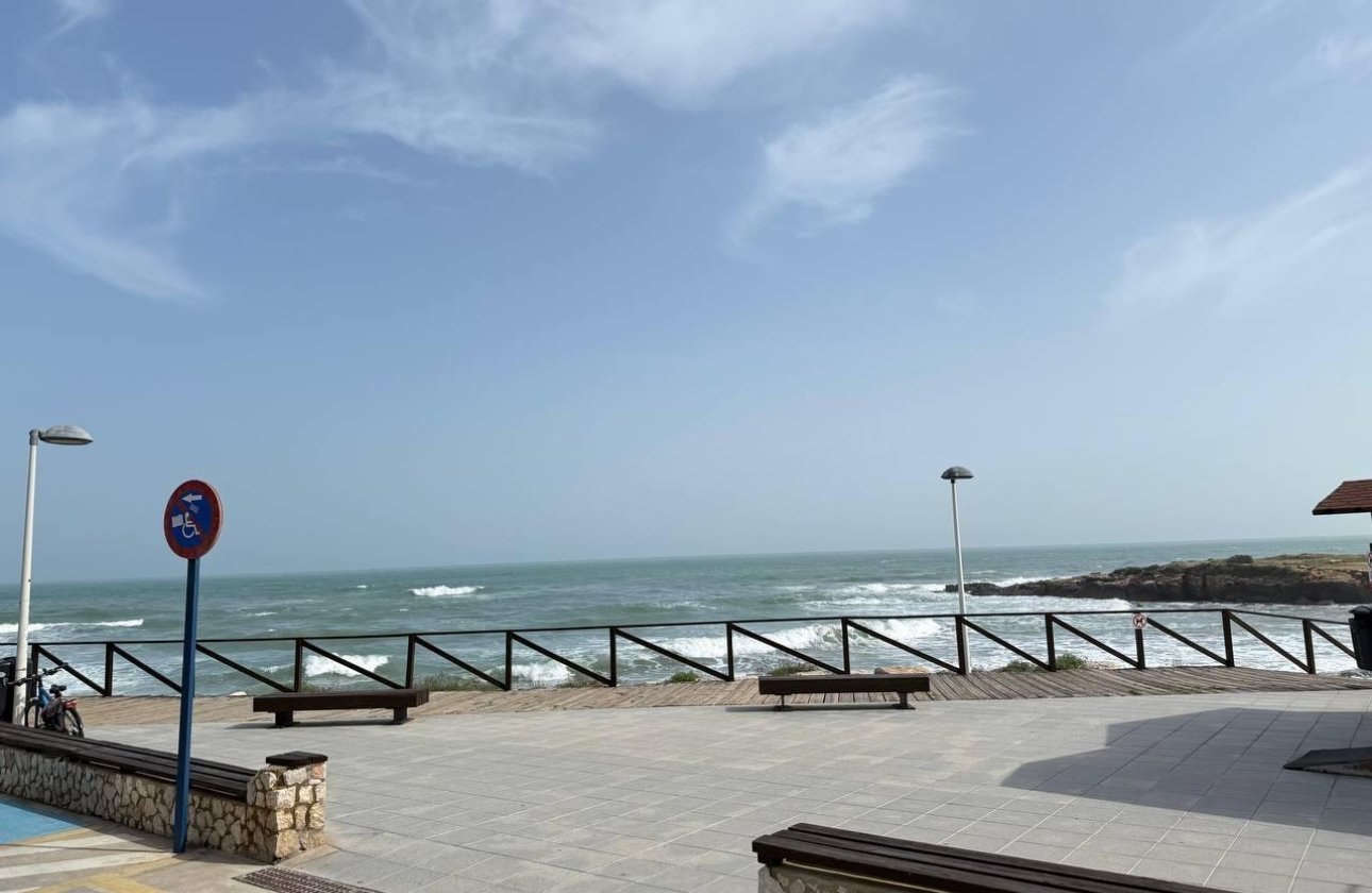 Resale - Apartment -
Orihuela Costa - Punta Prima