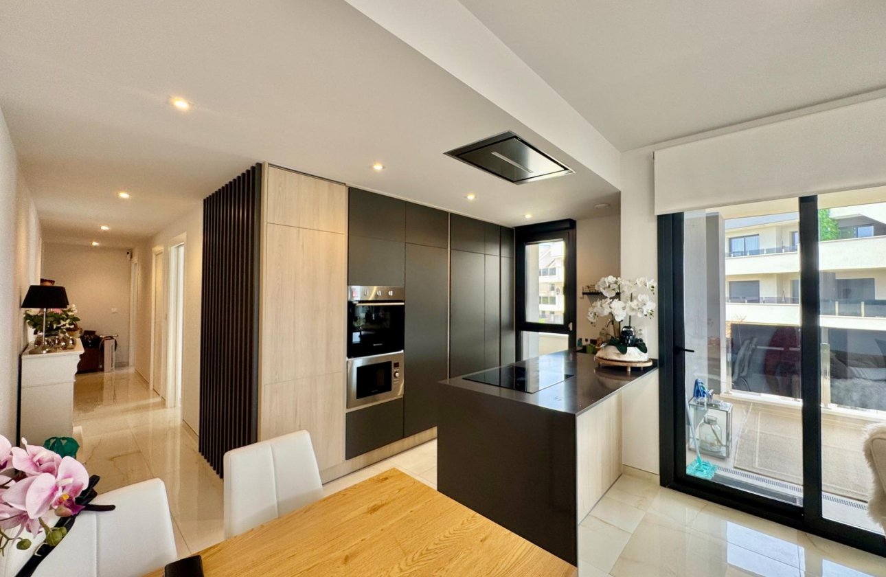 Resale - Apartment -
Orihuela Costa - Punta Prima