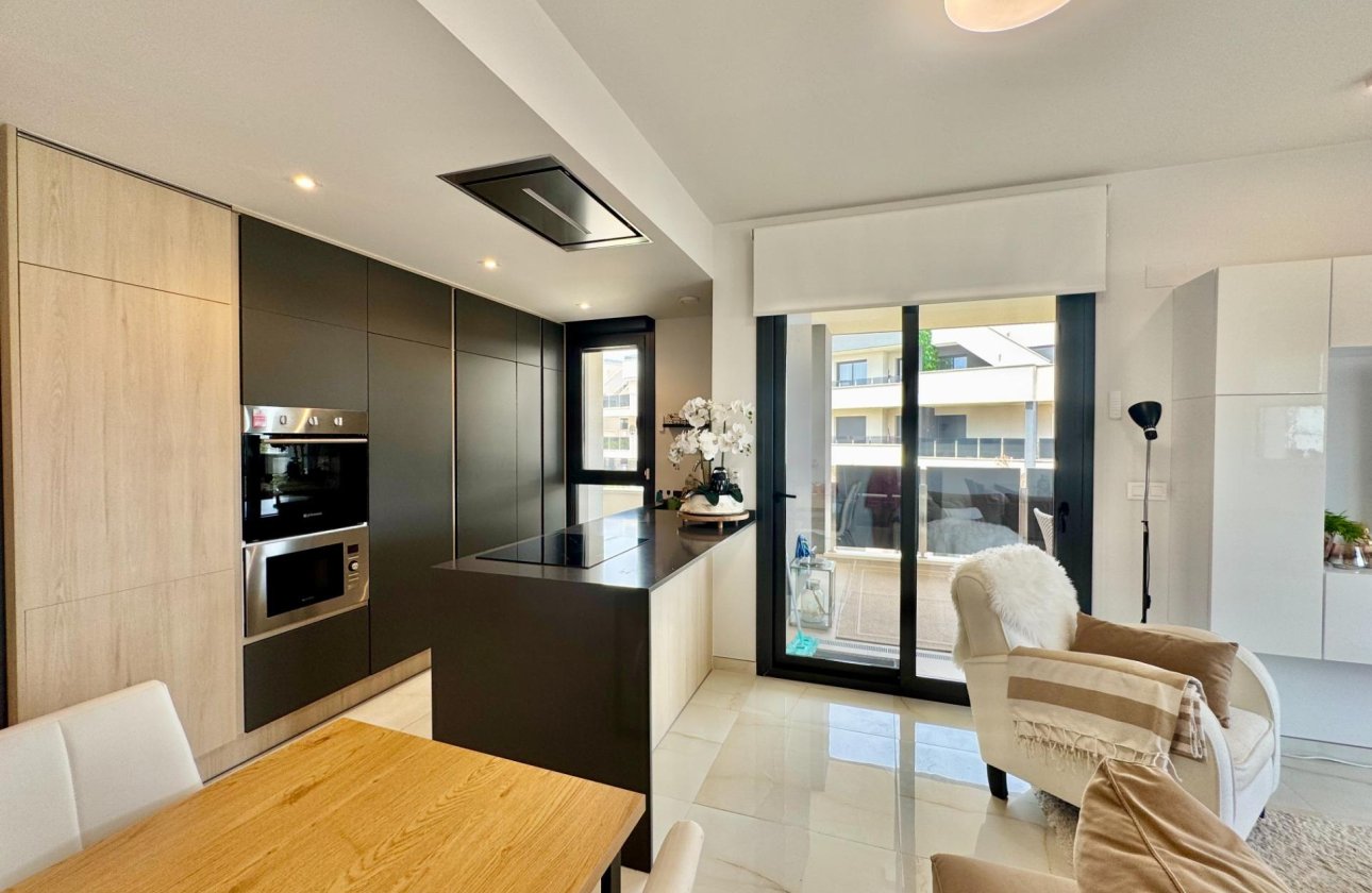 Resale - Apartment -
Orihuela Costa - Punta Prima