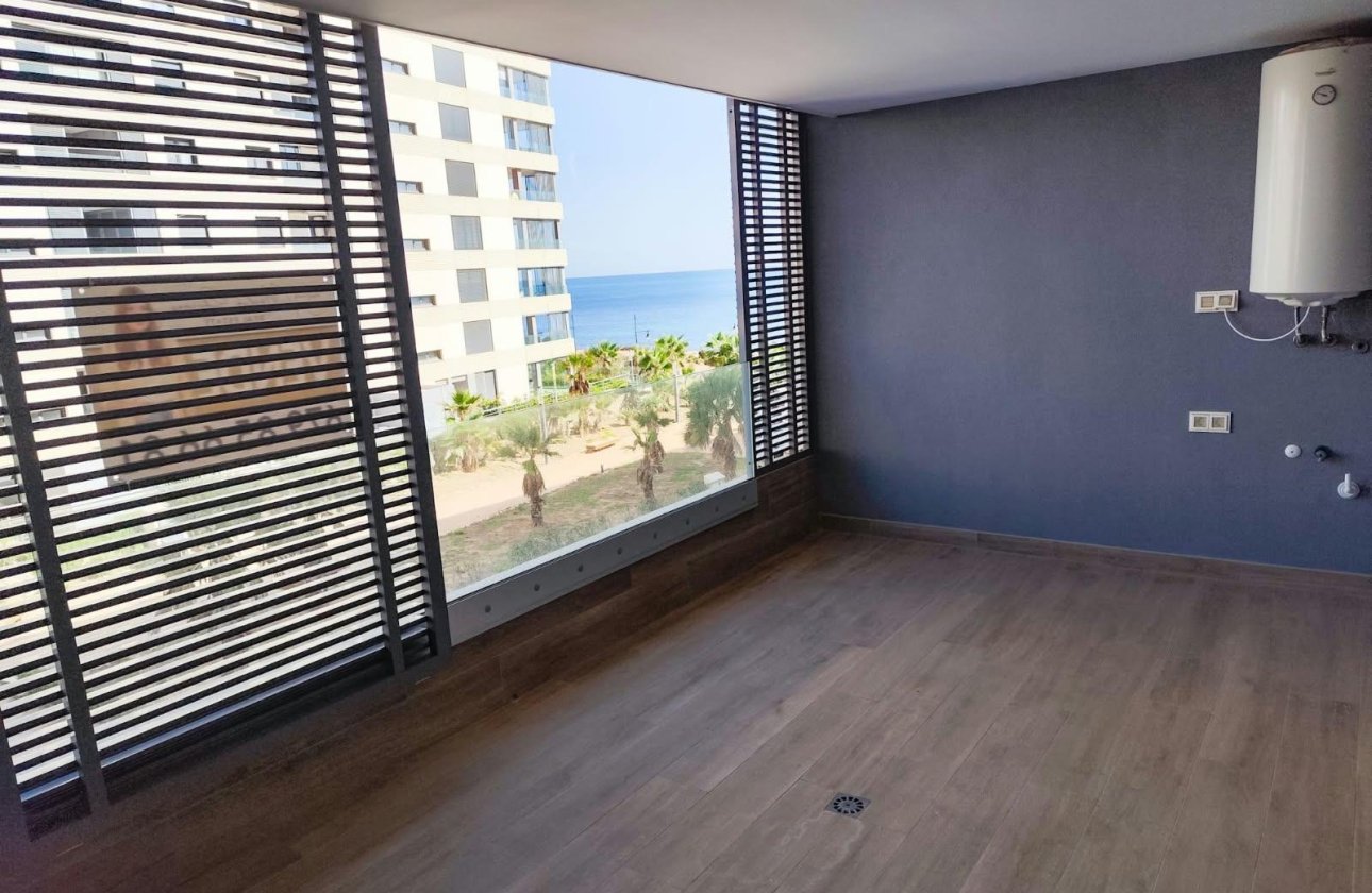 Resale - Apartment -
Orihuela Costa - Punta Prima