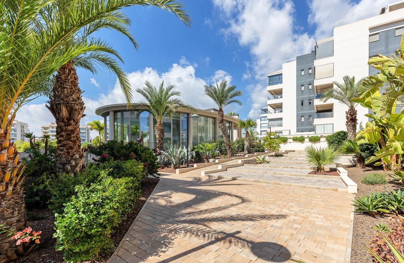 Resale - Apartment -
Orihuela Costa - Villamartín