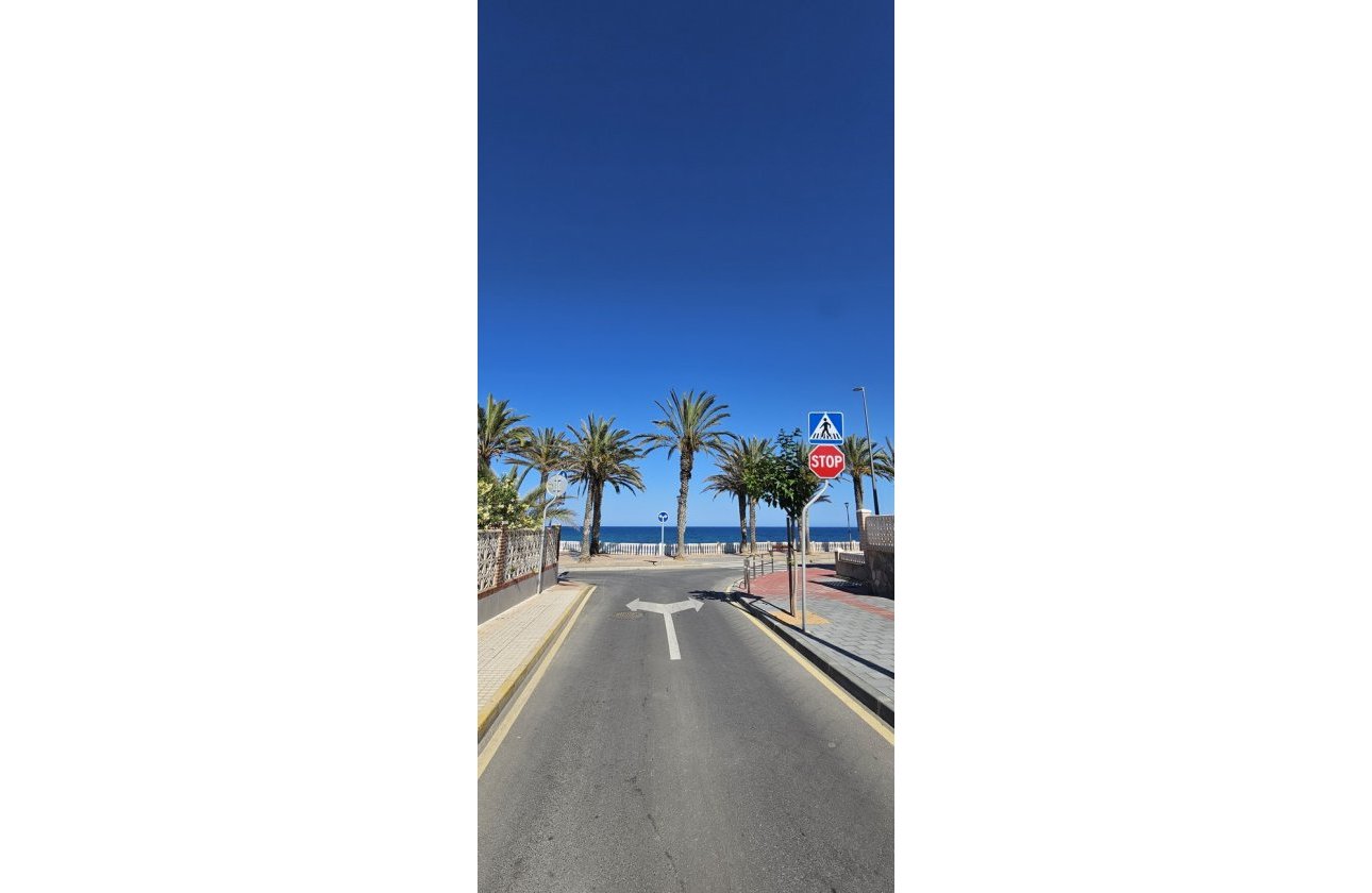 Resale - Apartment Penthouse -
Torre de la Horadada - Playa