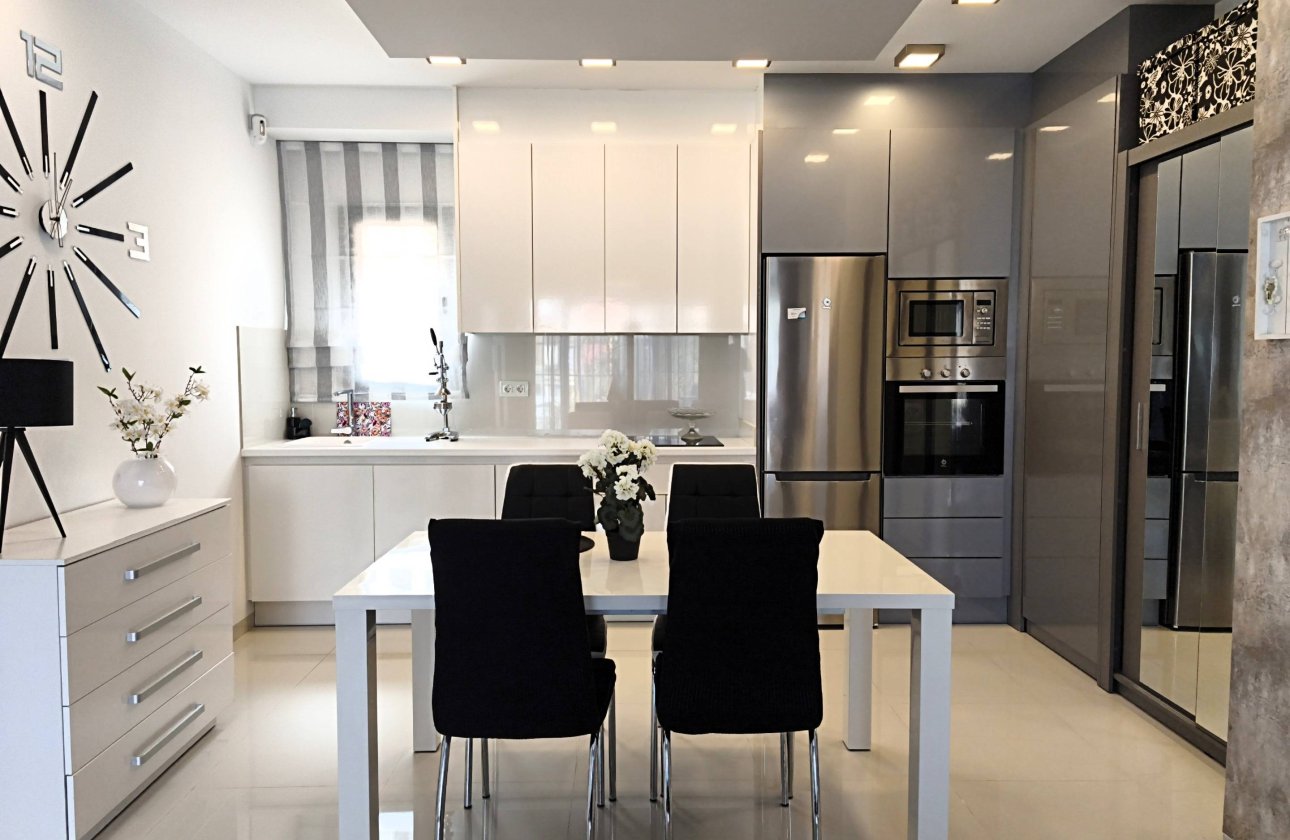 Resale - Apartment -
Pilar de la Horadada - La Torre De La Horadada