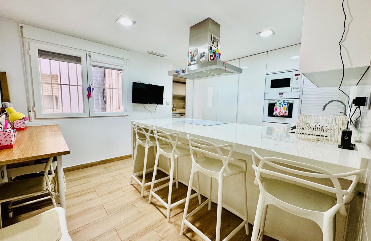 Resale - Apartment -
Pilar de la Horadada - Zona Pueblo