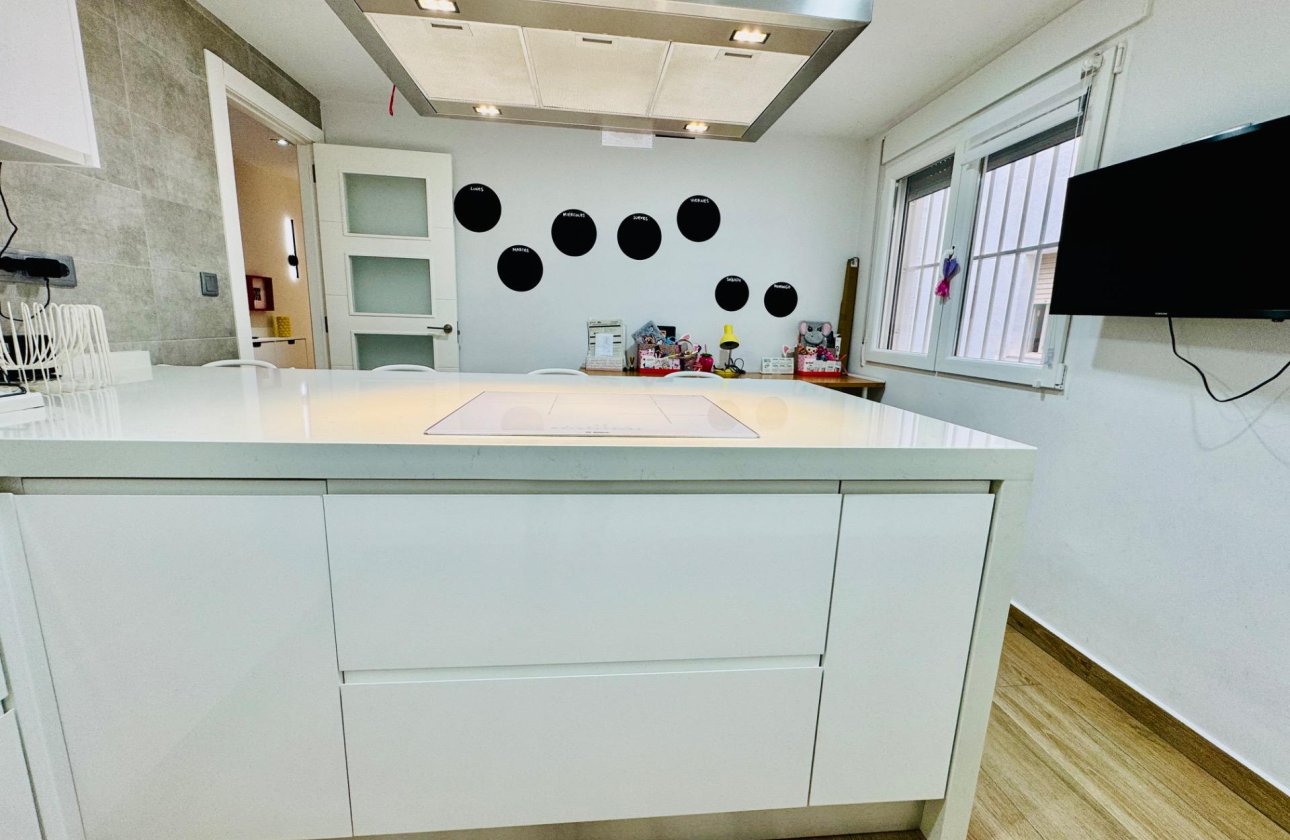 Resale - Apartment -
Pilar de la Horadada - Zona Pueblo