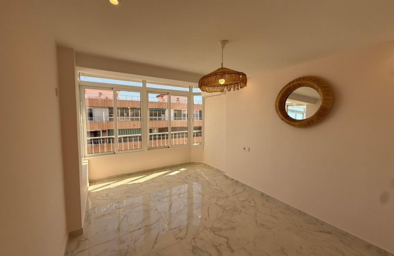Resale - Apartment -
Playa Del Acequion - Costa Blanca