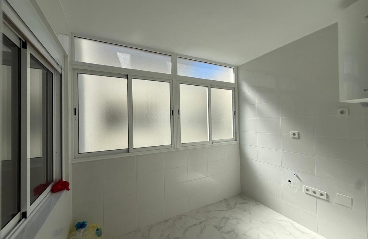 Resale - Apartment -
Playa Del Acequion - Costa Blanca