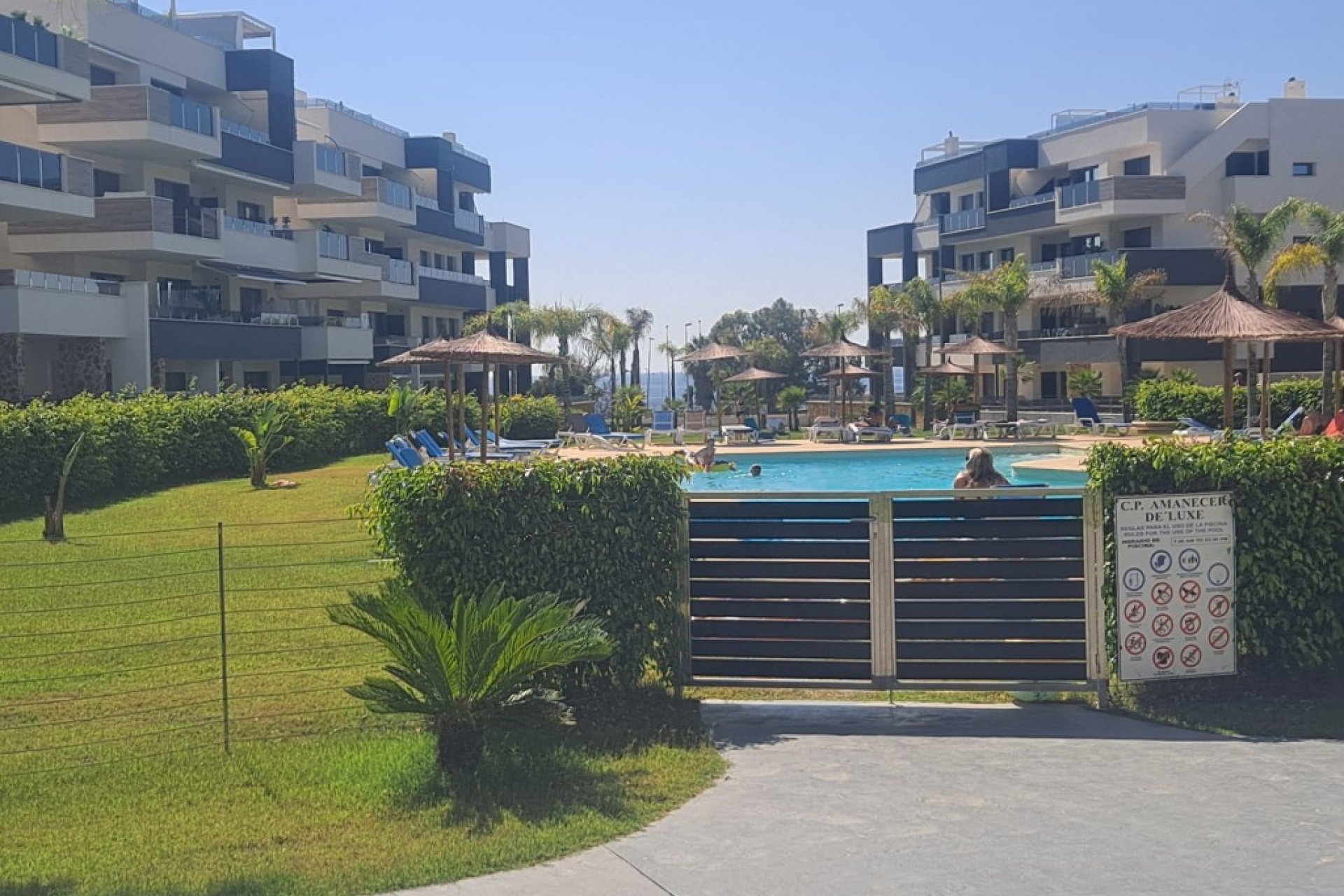 Resale - Apartment -
Playa Flamenca - Costa Blanca