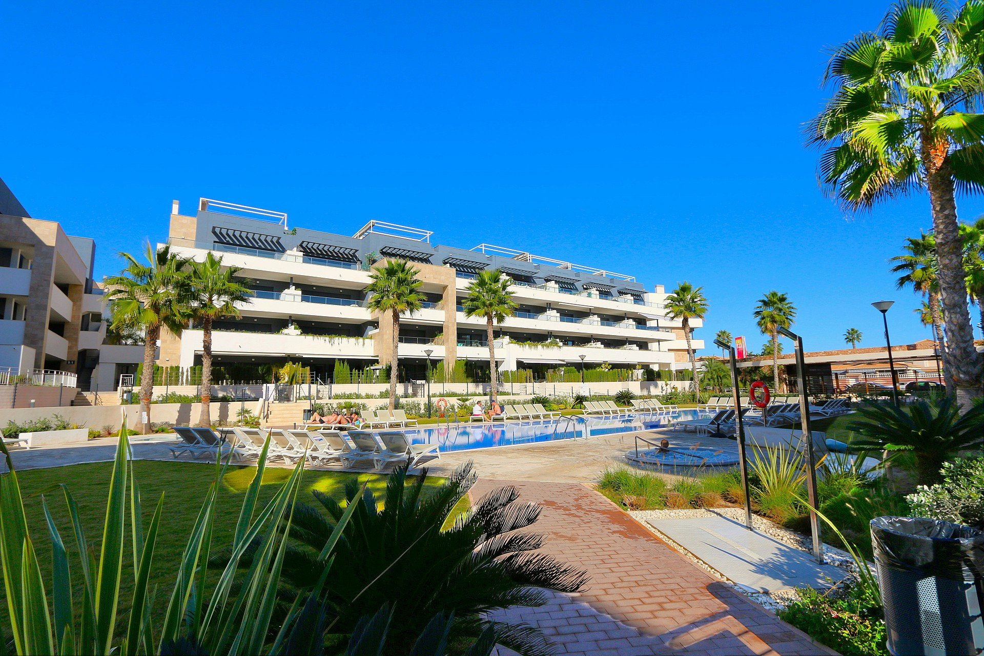 Resale - Apartment -
Playa Flamenca - Costa Blanca