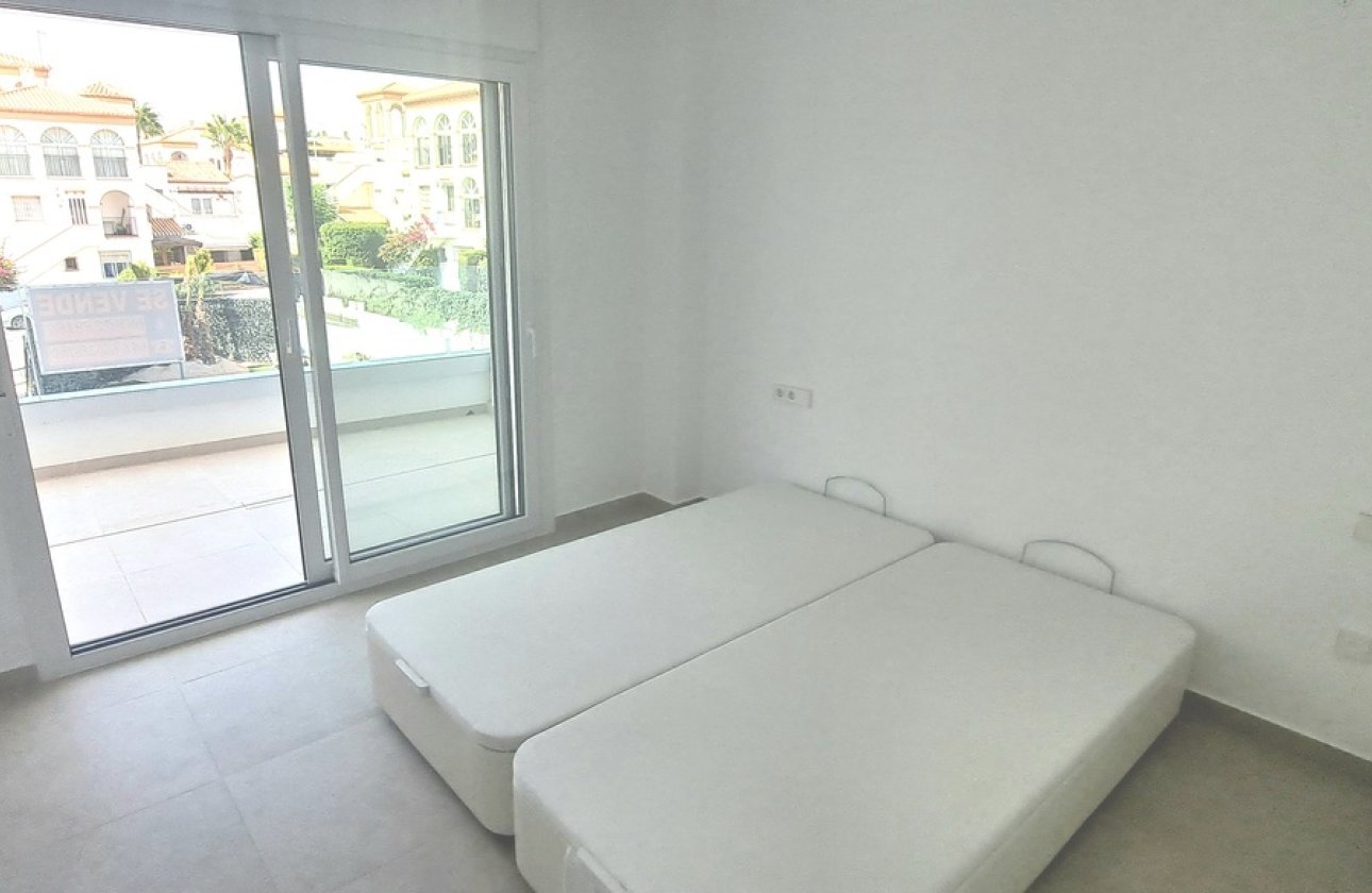 Resale - Apartment -
Playa Flamenca - Costa Blanca