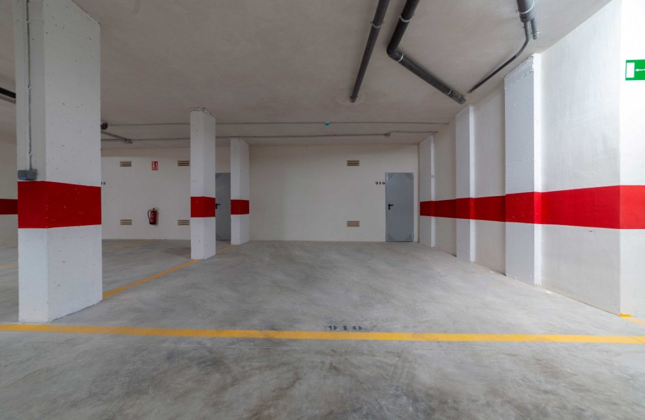 Resale - Apartment -
Playa Flamenca - Costa Blanca