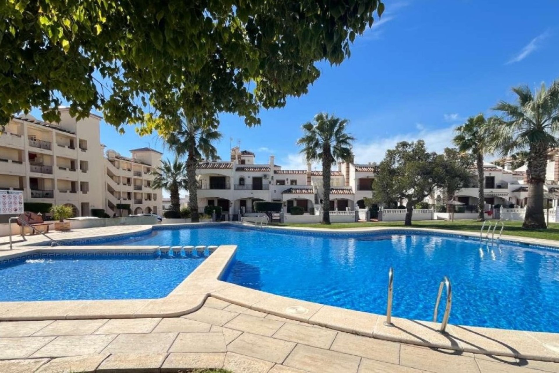 Resale - Apartment -
Playa Flamenca - Costa Blanca