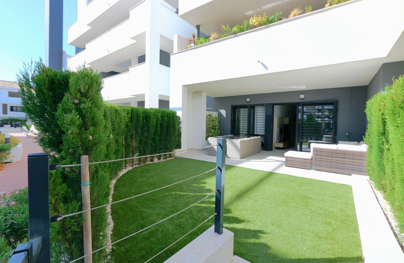 Resale - Apartment -
Playa Flamenca - Costa Blanca