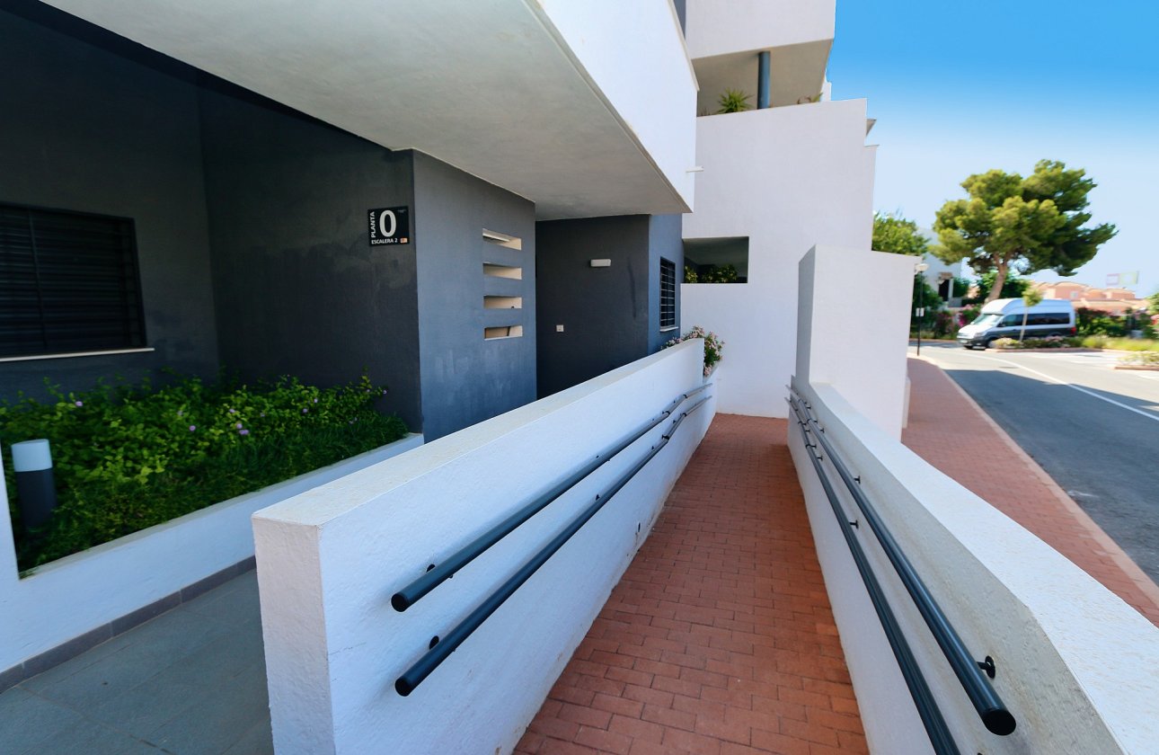 Resale - Apartment -
Playa Flamenca - Costa Blanca