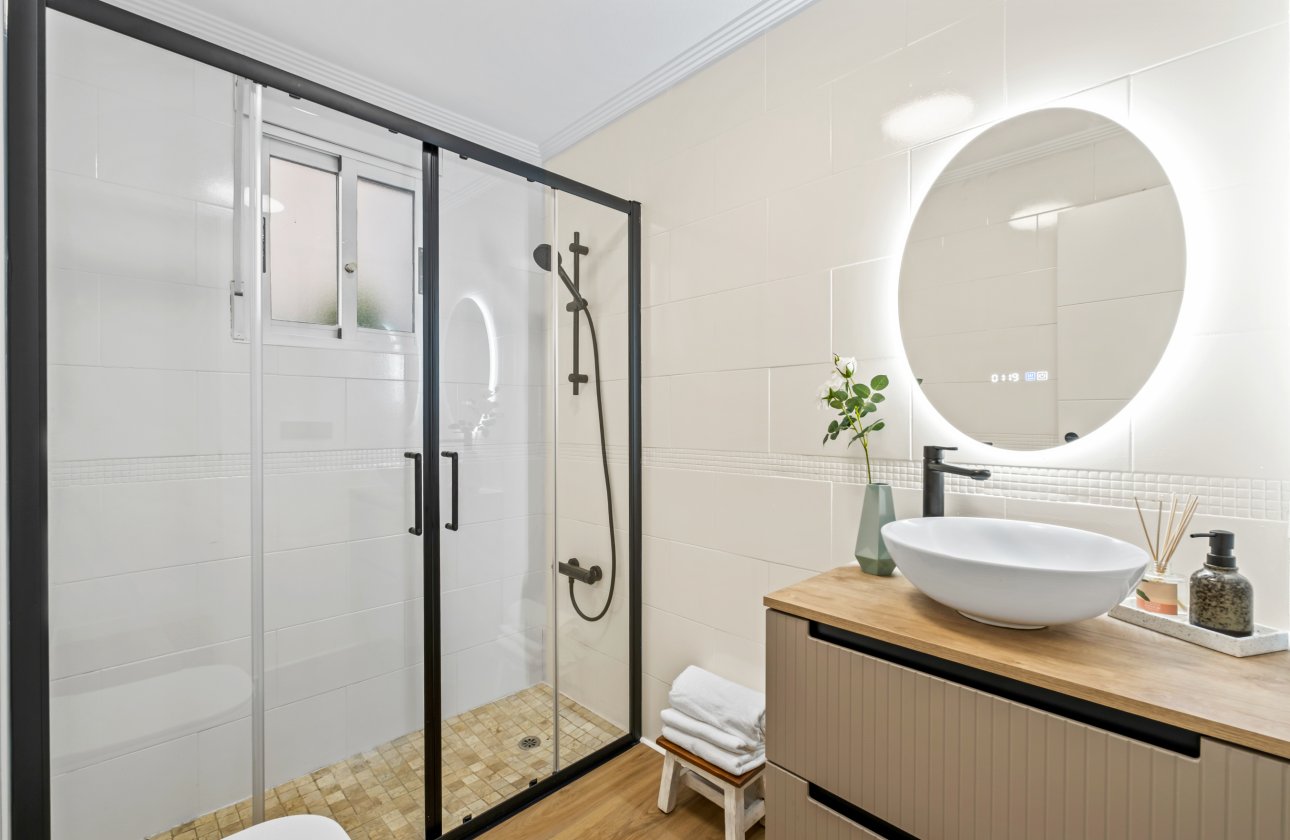 Resale - Apartment -
Playa Flamenca - Costa Blanca