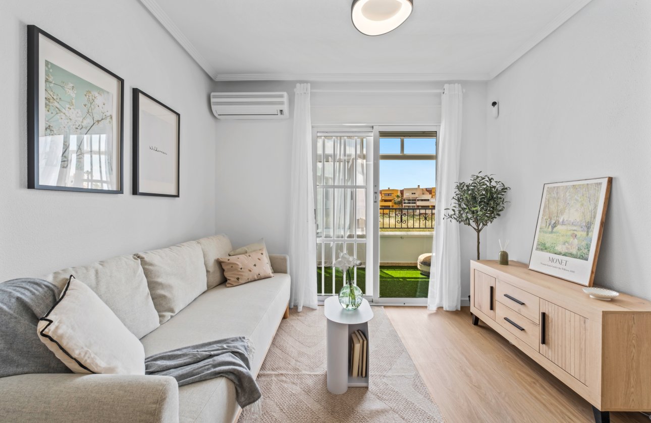 Resale - Apartment -
Playa Flamenca - Costa Blanca