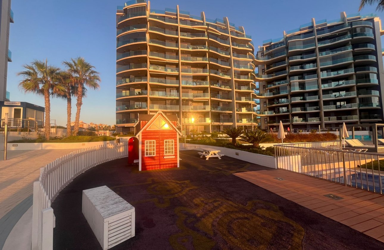 Resale - Apartment -
Punta Prima - Costa Blanca