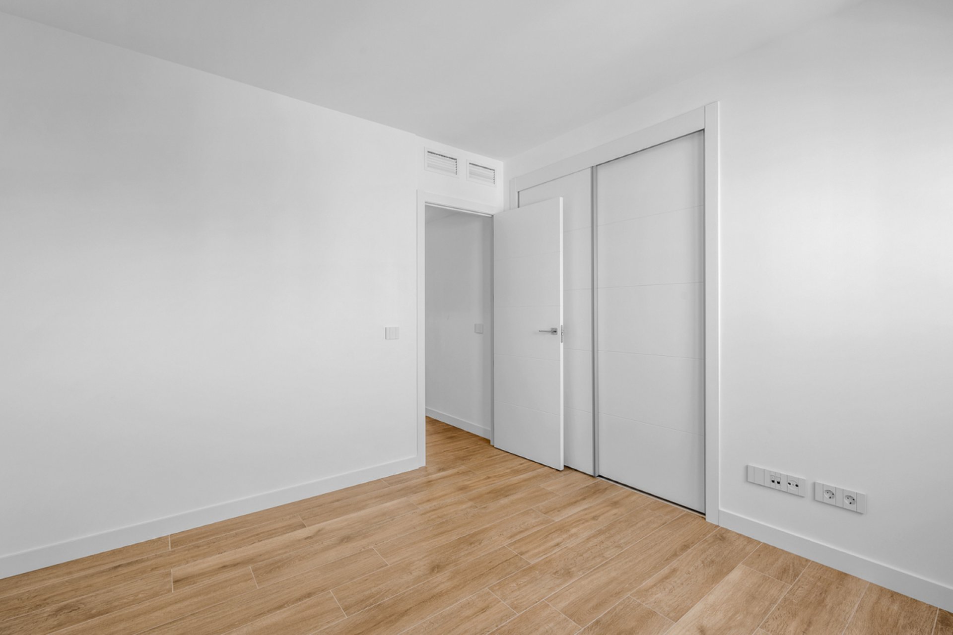 Resale - Apartment -
Punta Prima - Costa Blanca