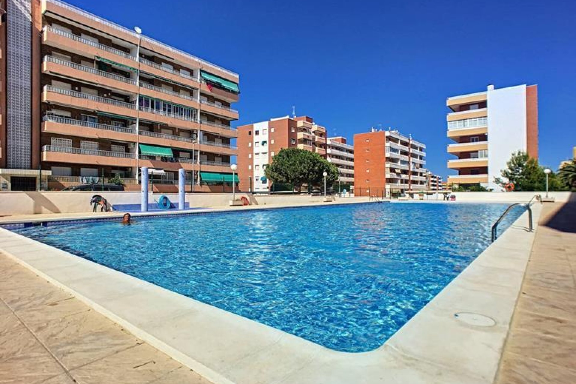 Resale - Apartment -
Punta Prima - Costa Blanca