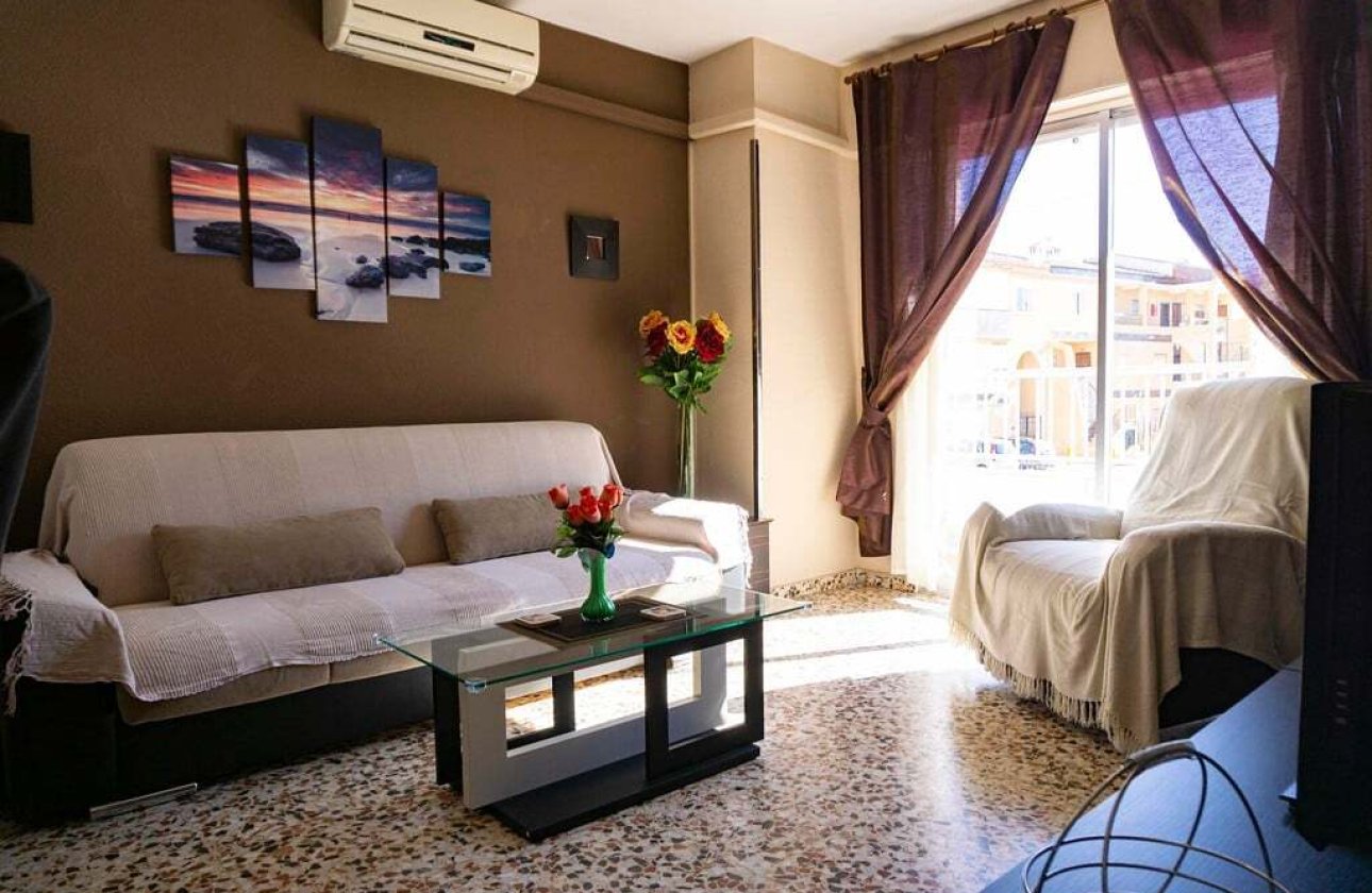 Resale - Apartment -
Punta Prima - Costa Blanca