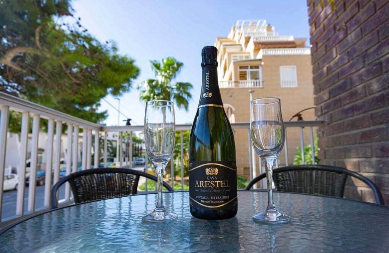 Resale - Apartment -
Punta Prima - Costa Blanca