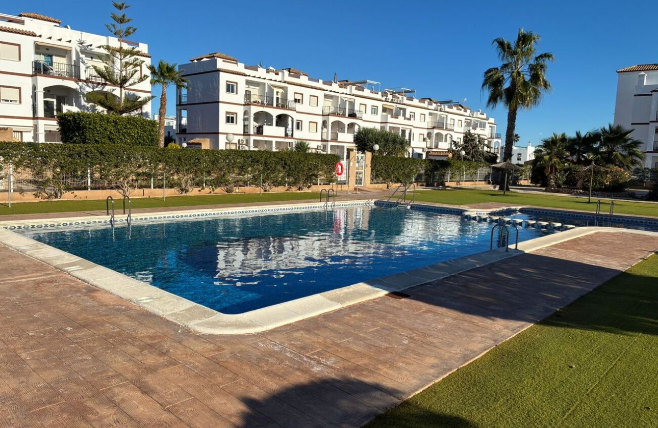 Resale - Apartment -
Punta Prima - Costa Blanca