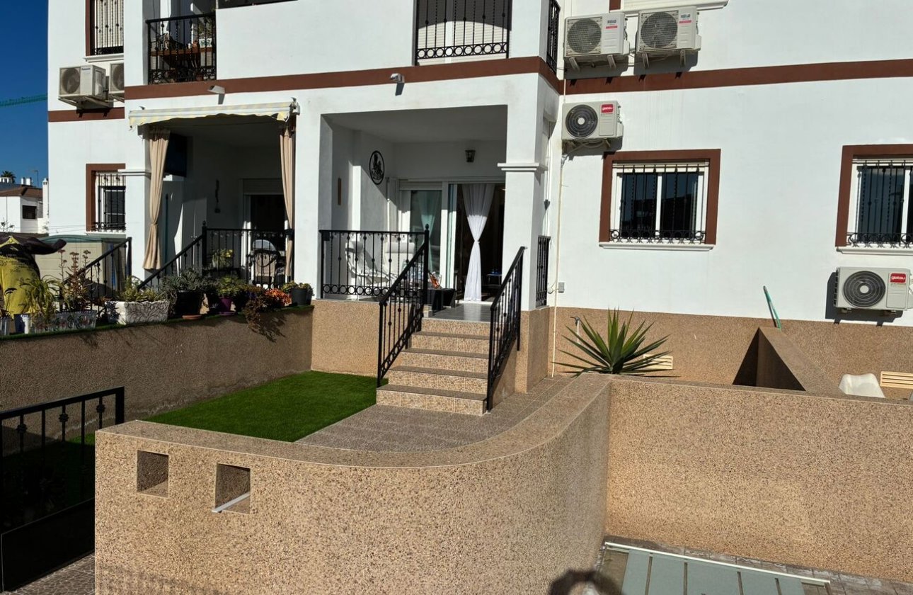 Resale - Apartment -
Punta Prima - Costa Blanca