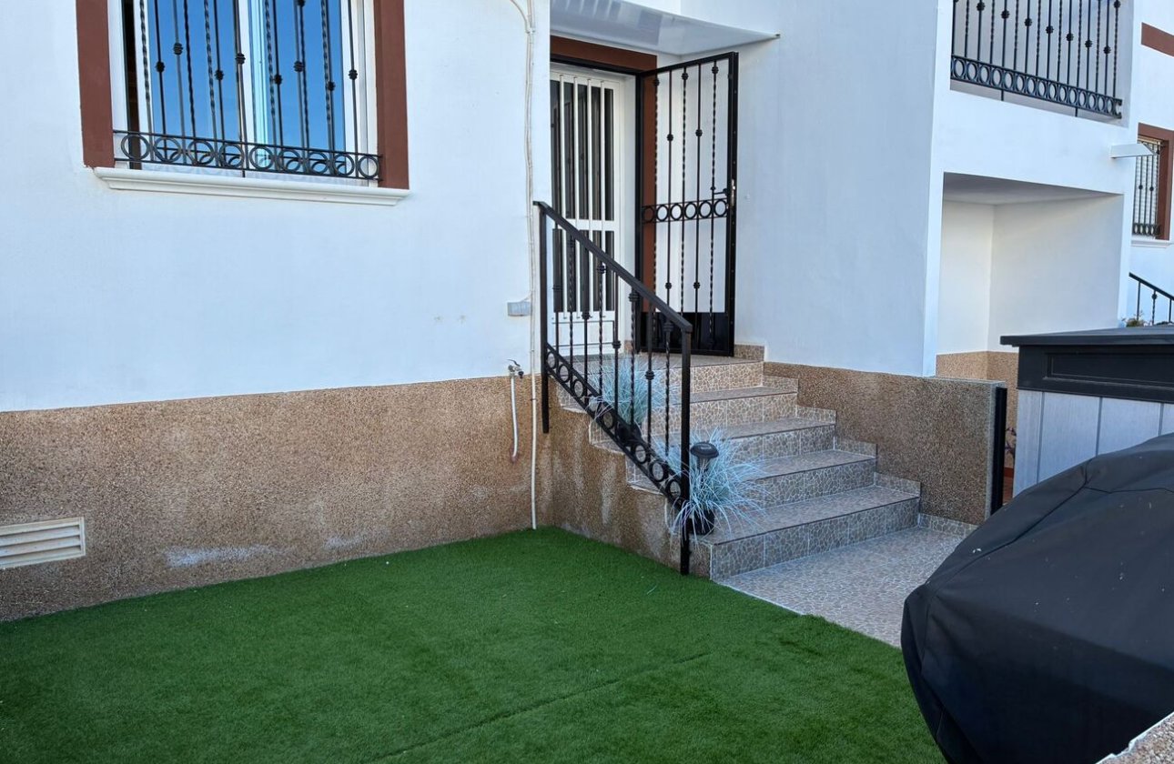 Resale - Apartment -
Punta Prima - Costa Blanca