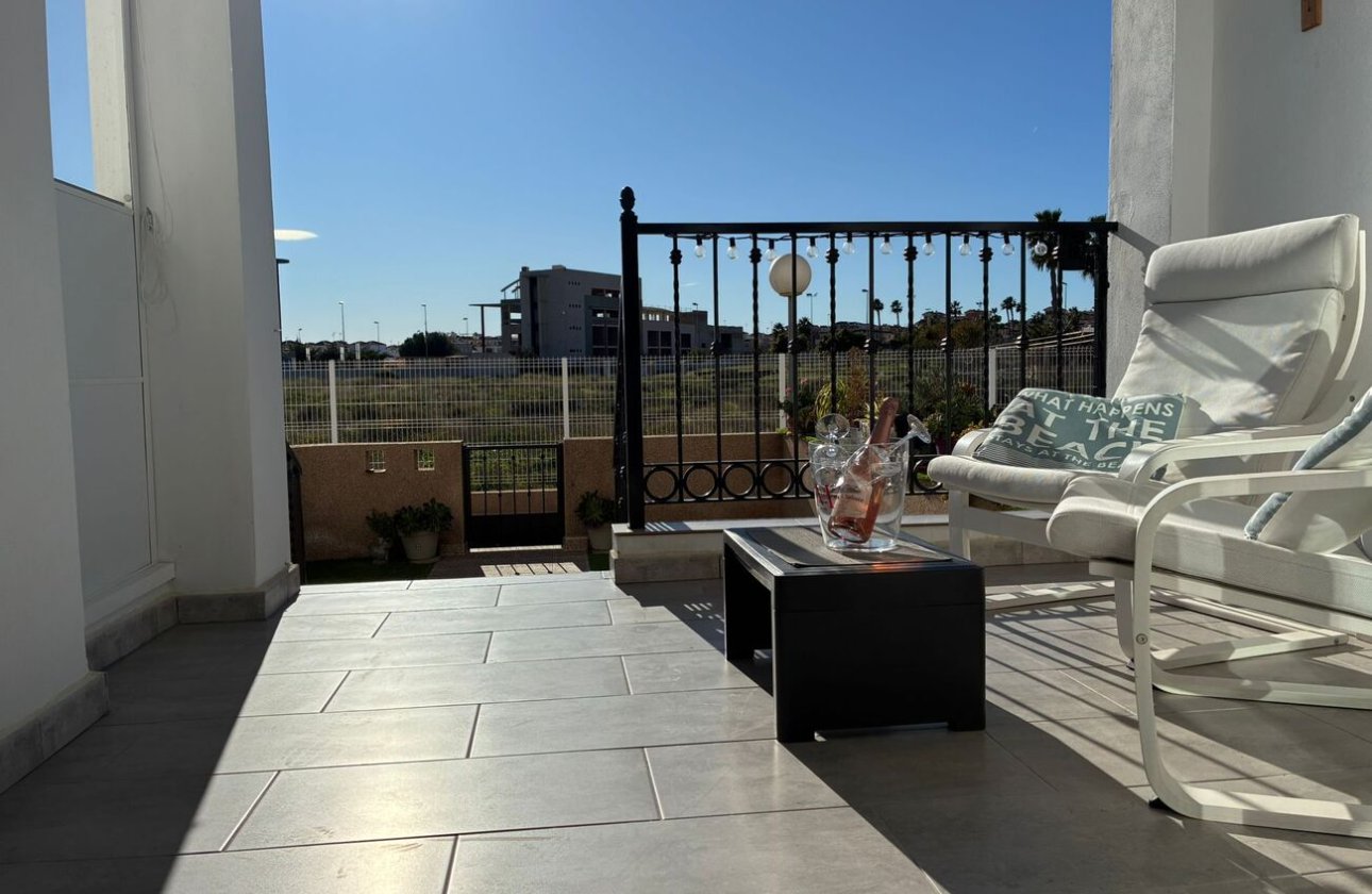 Resale - Apartment -
Punta Prima - Costa Blanca