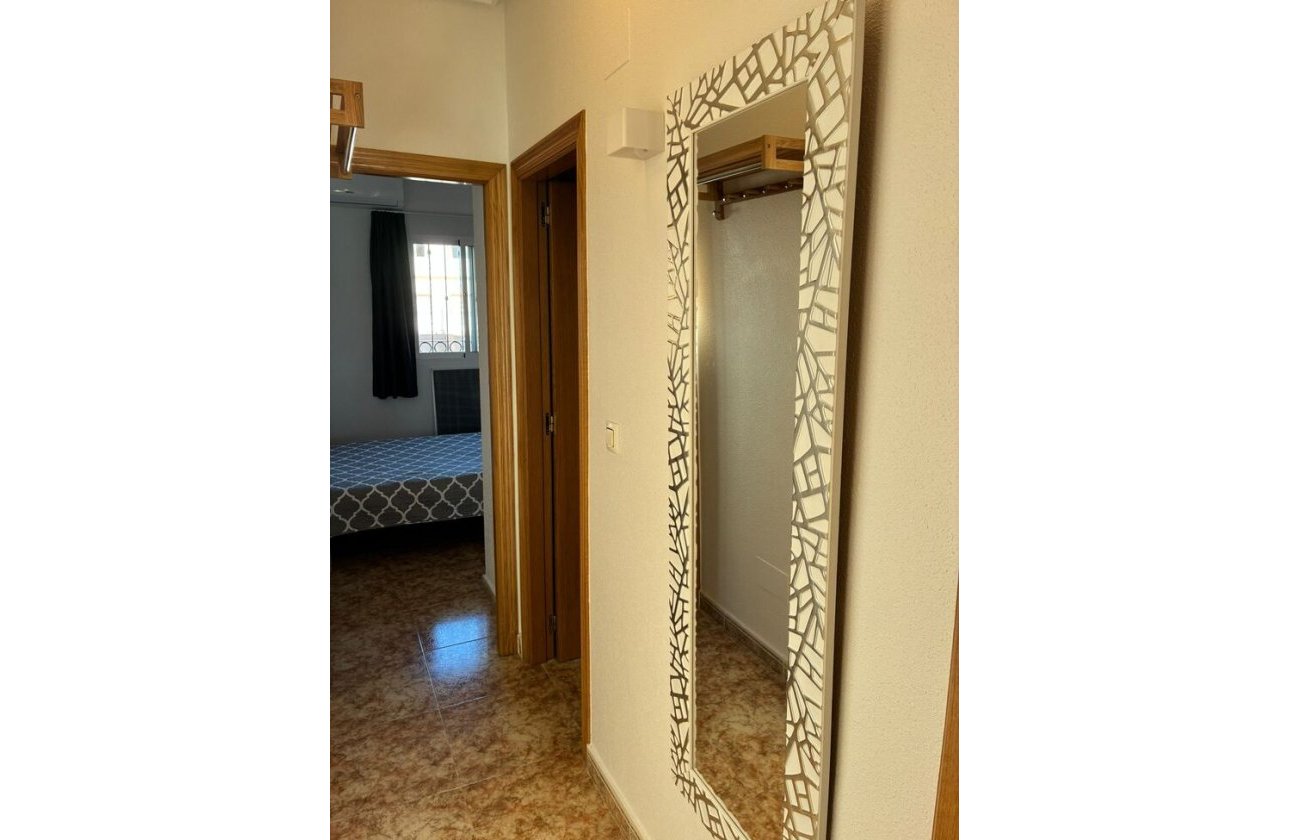 Resale - Apartment -
Punta Prima - Costa Blanca