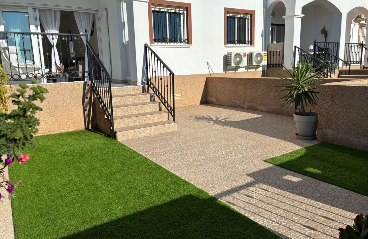 Resale - Apartment -
Punta Prima - Costa Blanca