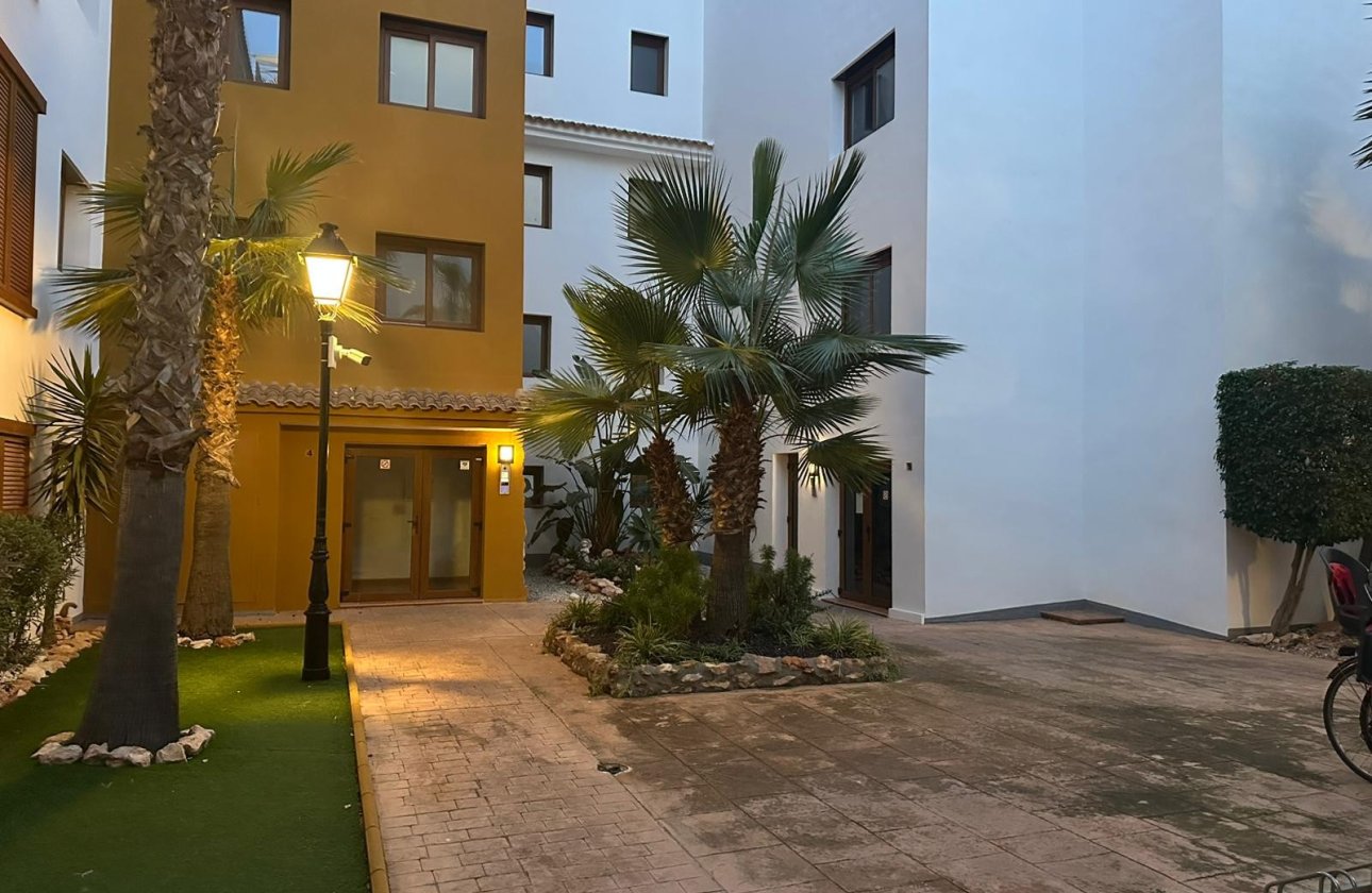 Resale - Apartment -
Punta Prima - Costa Blanca