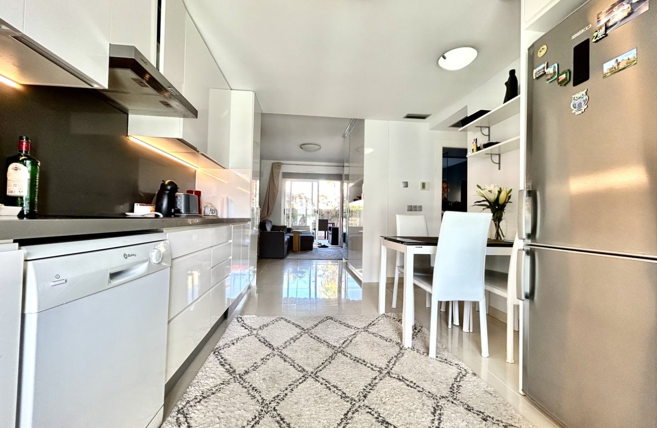 Resale - Apartment -
Punta Prima - Costa Blanca