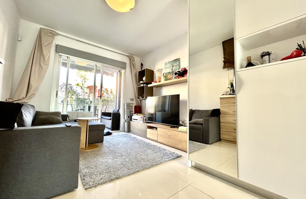 Resale - Apartment -
Punta Prima - Costa Blanca