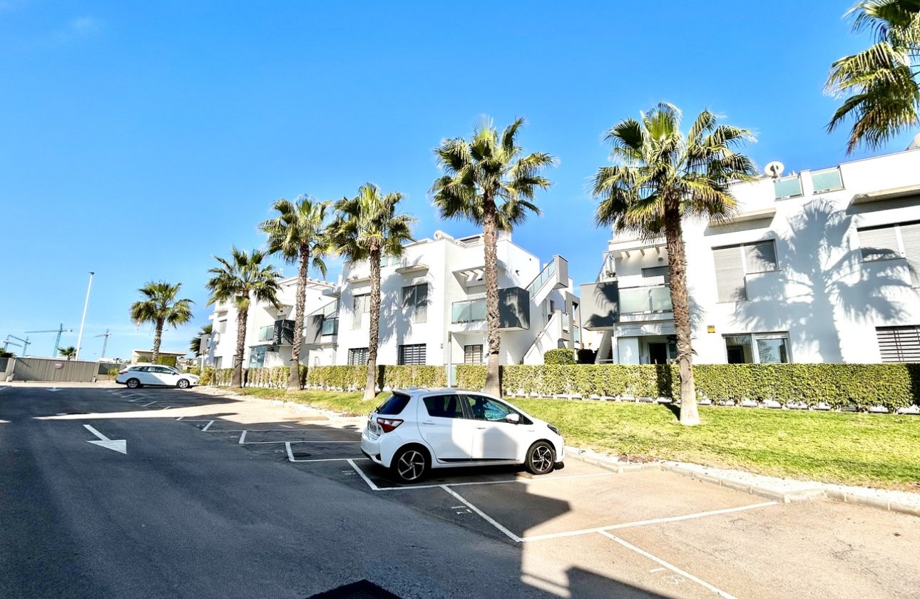 Resale - Apartment -
Punta Prima - Costa Blanca