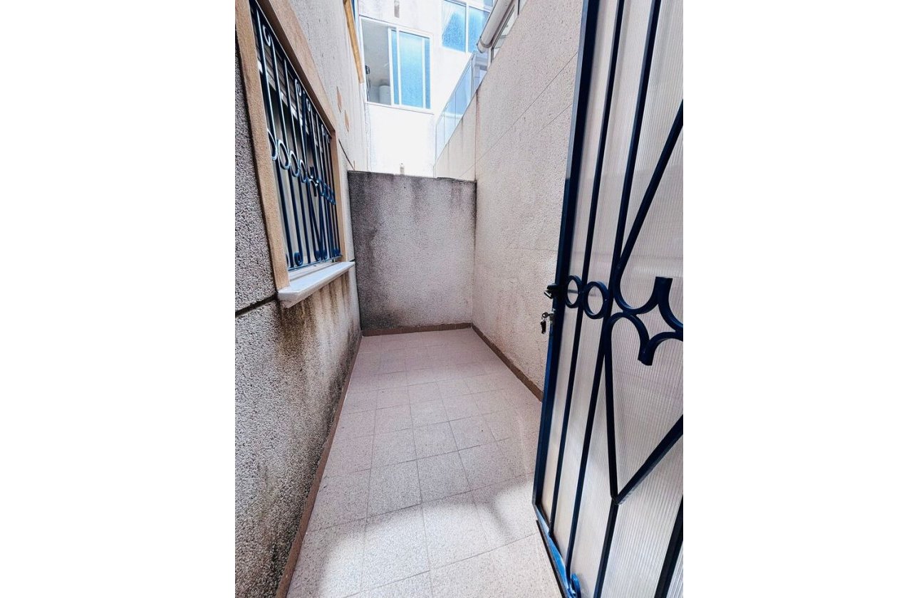 Resale - Apartment -
Punta Prima - Costa Blanca