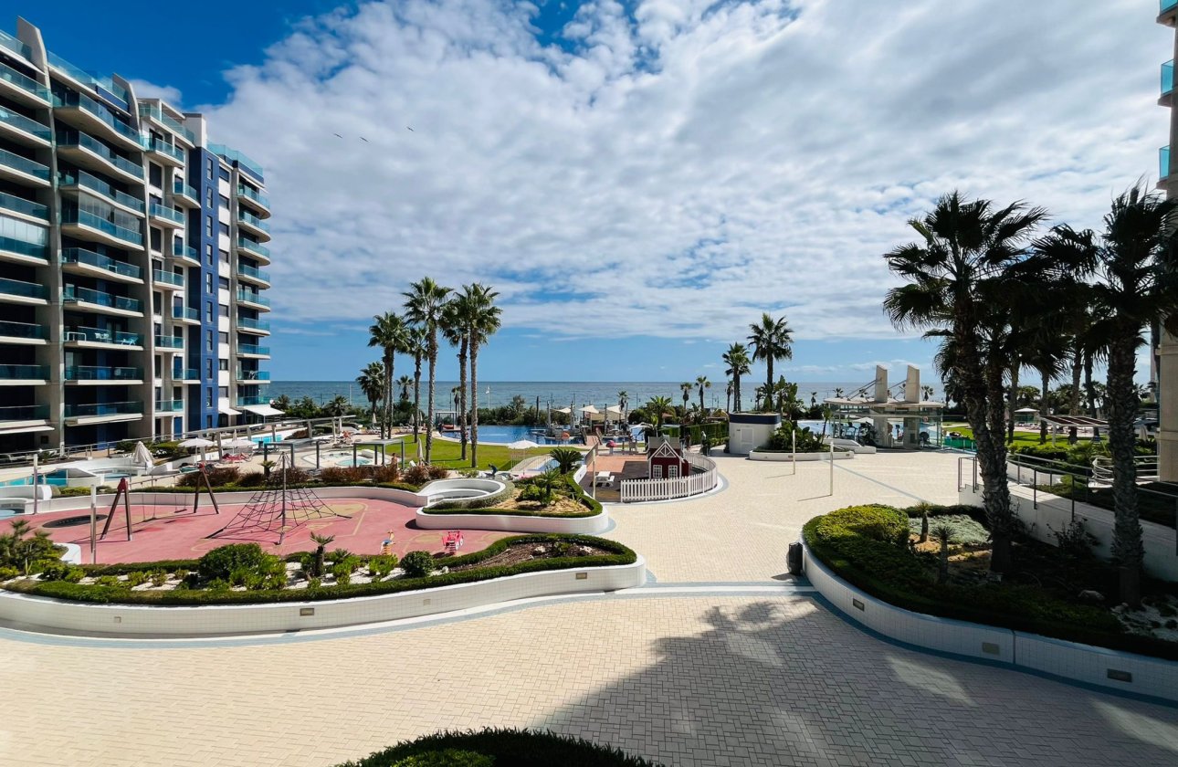 Resale - Apartment -
Punta Prima - Costa Blanca