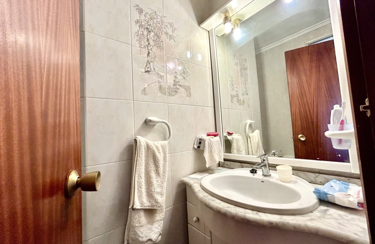 Resale - Apartment -
Punta Prima - Costa Blanca
