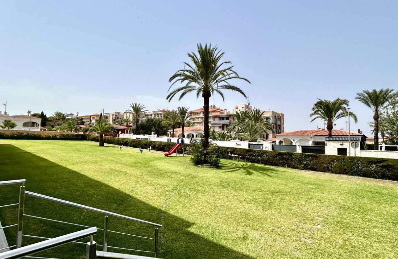 Resale - Apartment -
Punta Prima - Costa Blanca
